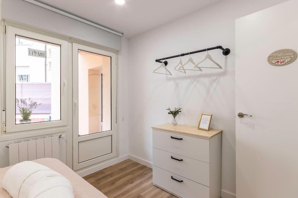 Apt In The Old Town With Cool Terrace!! Private Parking Bilbao Esterno foto