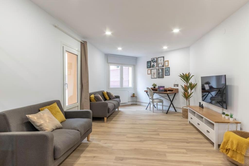 Apt In The Old Town With Cool Terrace!! Private Parking Bilbao Esterno foto